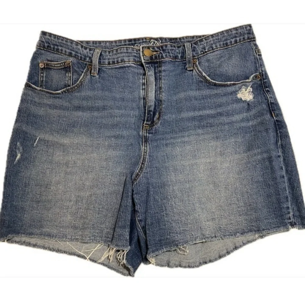Universal‎ Thread Blue Denim Bermuda Shorts Distressed SKU123